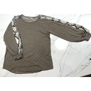 Adora Womens Snakeskin Print Raglan Sleeve Knit Top Olive Brown